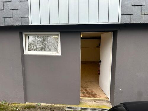 Foto - Lagerraum in RS-Lüttringhausen – ebenerdig inkl. Stellplatz