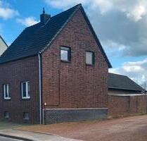 Einfamilienhaus zu verkaufen - 199.000,00 EUR Kaufpreis, in Heinsberg (PLZ: 52525)