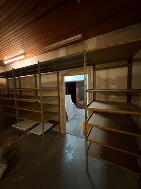 Foto - Zum vermieten, eine 120 m² beheizbare Gewerbefläche in Neumünster