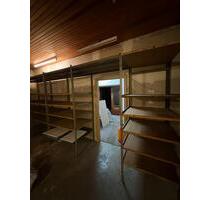 Zum vermieten, eine 120 m² beheizbare Gewerbefläche in Neumünster