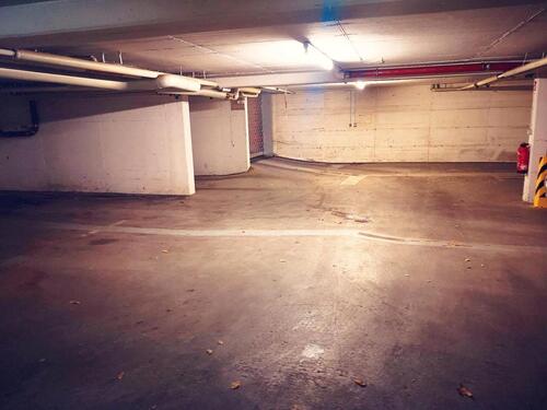 Foto - Ab sofort, Tiefgaragenstellplatz, trocken und sicher