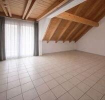 3 Zimmer Maisonettewohnung mit Balkon, Kamin und EBK in Kelkheim - Kelkheim (Taunus)