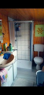 Foto - Holzhaus mit umbautem Wohnwagen, *Erstwohnsitz*