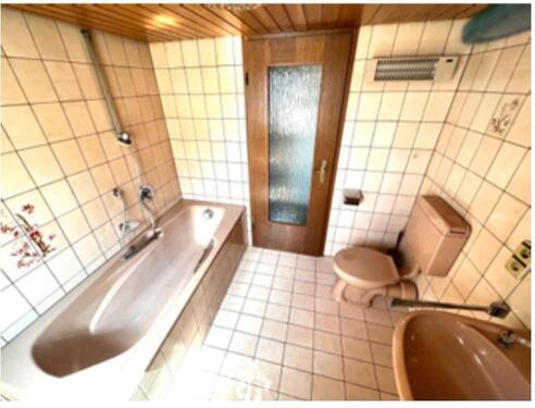 Foto - 8 Zimmer Mehrfamilienhaus, Wohnhaus in Walldürn
