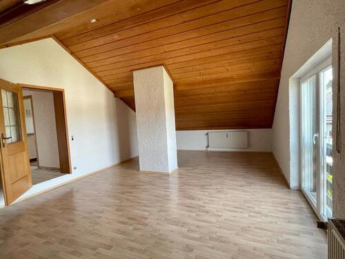 Foto - Helle 4-Zimmer-DG-Wohnung mit EBK – perfekt für Familie oder Home