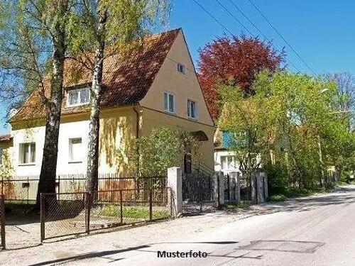 Foto - Zwei- Dreifamilienhaus - 380.000,00&nbsp;EUR Kaufpreis, ca.&nbsp; 235,00&nbsp;m&sup2;