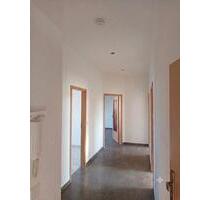 schöne 3 Zimmerwohnung mit Badewanne, Dusche, Gäste-WC, Balkon - Weißenfels