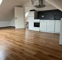 1,5-Zimmer-Dachgeschosswohnung in Bretten mit Küche & Stellplatz