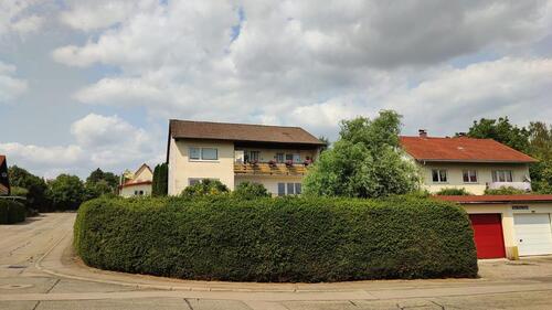 Foto - 3 Familienhaus mit 800 qm Garten und Garagen zu verkaufen