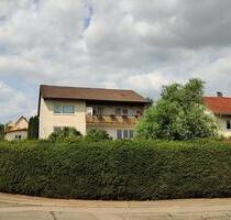 3 Familienhaus mit 800 qm Garten und Garagen zu verkaufen - Bonndorf im Schwarzwald