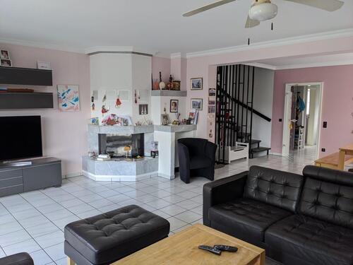 Foto - Traum für Familien - Einfamilienhaus mit Garten, Pool und Kamin
