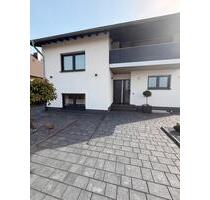 Modernes Einfamilienhaus mit Galerie und Bad en Suite - Swisttal