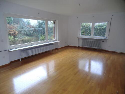 Foto - Ländliche 4,5 Zimmer Erdgeschoss Wohnung mit Terrasse, Garten und Garage