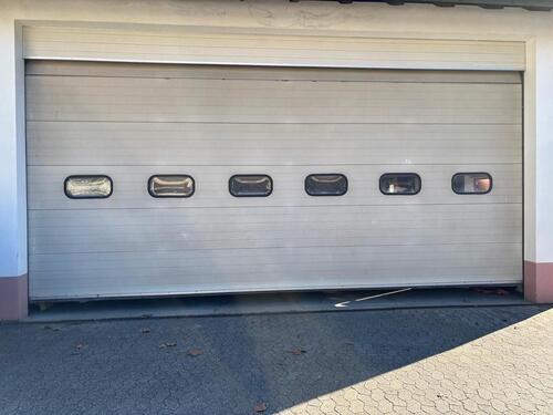 Foto - Garage und Stellplätze auf Privatgrundstück zu vermieten