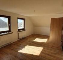 moderne 3 Zimmer Wohnung DG EBK Badewanne - Wunstorf