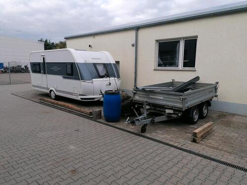 Foto - Stellplatz für Wohnwagen, Caravan, Wohnmobil, Camper, Anhänger
