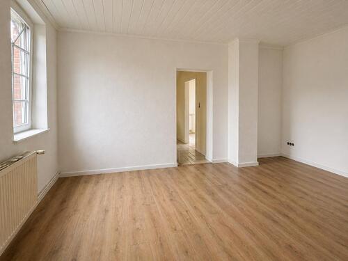 Foto - Schöne, große 135m2 5 Zimmer Wohnung Gartenmitnutzung