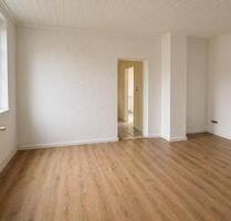 Schöne, große 135m2 5 Zimmer Wohnung Gartenmitnutzung - Haßbergen