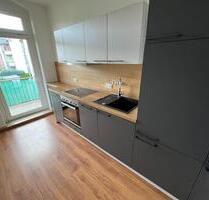 schicke und freundliche 2.RW mit Einbauküche und Balkon in Meißen