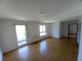 Foto - 2-Zimmer Wohnung mit Balkon zum begrünten Innenhof am Mannichswalder Platz, mit Fahrstuhl, ab sofort