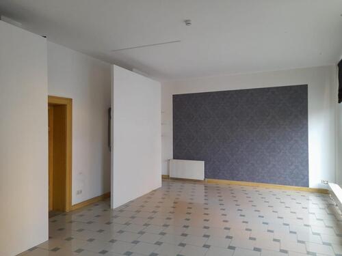 Foto - Gewerbefläche mit Lagerhalle - 400,00 EUR Kaltmiete,