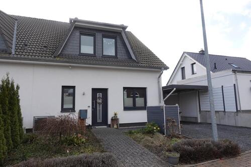 Foto - Moderne Doppelhaushälfte mit Carport *provisionsfrei*