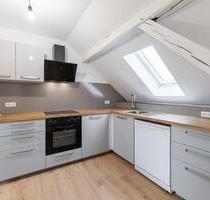 Wunderschöne 3 Zi Dachgeschoss Wohnung mit Balkon und Küche - Nürnberg Eberhardshof