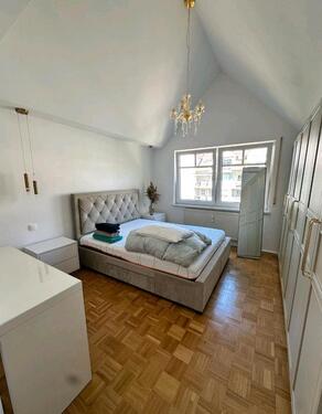 Foto - 1 Zimmer Dachgeschoßwohnung zur Miete in Frankfurt am Main