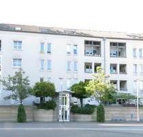 Gemütliche 3-Zi.-DG-Whg. mit neuem Bad und neuem Boden am Nové-Mesto-Platz - Hilden