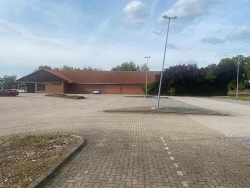 Foto - Lager Supermarkt Discounter Getränkemarkt Fitnessstudio