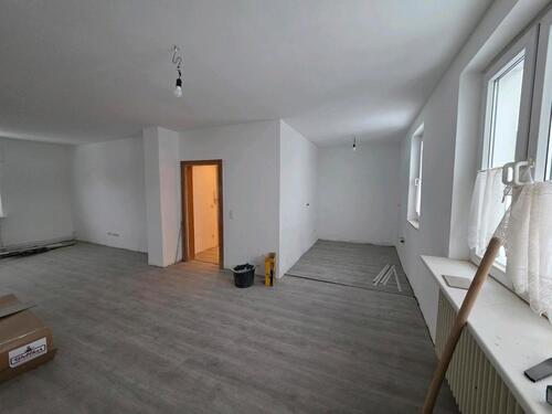 Foto - 7 Zimmer Wohnung kernsaniert mit Garten im Geschäfthaus