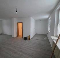 7 Zimmer Wohnung kernsaniert mit Garten im Geschäfthaus - Enger