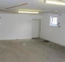 Lagerhalle 90m² mit Abstellfläche für Anhänger zu vermieten - Petersaurach