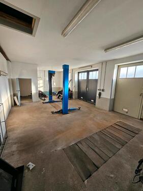 Foto - GARAGE LAGERHALLE LAGER WERKSTATT HEBEBÜHNE BAUTZEN