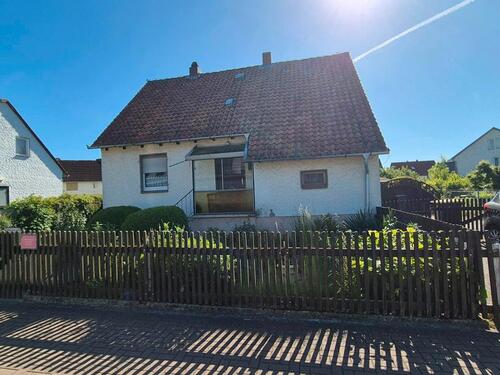 Foto - Einfamilienhaus mit Waldblick, großem Potenzial & Nebengebäude