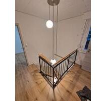 Haus Doppelhaushälfte - 1.500,00&nbsp;EUR Kaltmiete, ca.&nbsp; 125,00&nbsp;m&sup2; in Reichshof (PLZ: 51580)