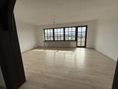 Foto - 4 ZKB, 100 m², Balkon, Gäste-WC, Stellplatz, provisionsfrei