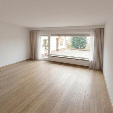 Foto - Großzügige 6-Zimmer-Erdgeschosswohnung mit großer Terrasse