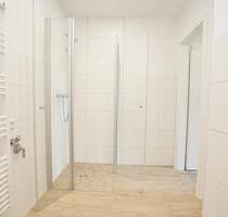 Schickes Wannenbad mit Dusche I Aufzug & Balkon - Chemnitz Hilbersdorf