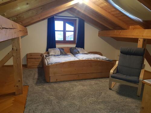 Foto - WG-Zimmer im Dachgeschoß 30qm möbliert in gemühtlichem Einfamilien-Haus mit Garten in Oberdarching