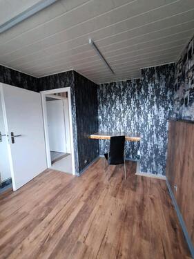 Foto - 2 Zimmer als Nagel- Tattoo, oder Massagestudio zum.