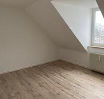 Schöne 2 Zimmer Dachgeschosswohnung mit Balkon! - Chemnitz Euba