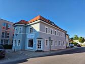 Foto - Helle 4-Zimmer-Wohnung im 1. Obergeschoss mit Balkon, Küche und Außenstellplatz – frisch renoviert
