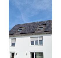 Sanierter Wohntraum unterm Dach: 72 m² Erstbezug – Gestalten Sie Ihre Traumküche! - Langenfeld (Rheinland)