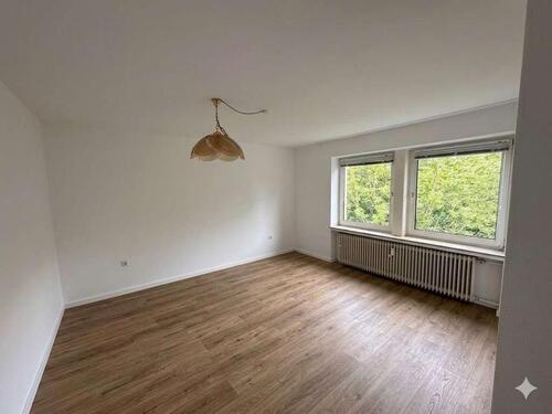Foto - Zentral & ruhig wohnen: Frisch sanierte 2-Zi-Whg mit Balkon