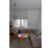 Großzügige 104qm Altbau Dachgeschoss Wohnung in Hamburg Ottensen