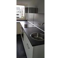 1,5-Zimmer-Dachgeschosswohnung, 33 m², ab sofort frei - Stuttgart Bad Cannstatt