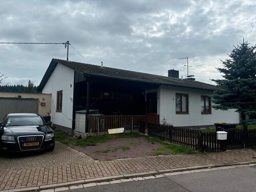 Foto - Bungalow Haus mit sehr Viel Stellplätzen