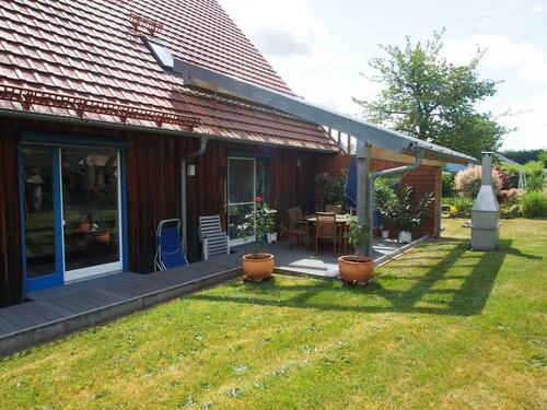 Foto - Einfamilienhaus und Mietshaus, ruhige Lage