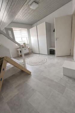 Foto - Helle 3-Zimmer Dachgeschosswohnung mit Balkon in Obrigheim